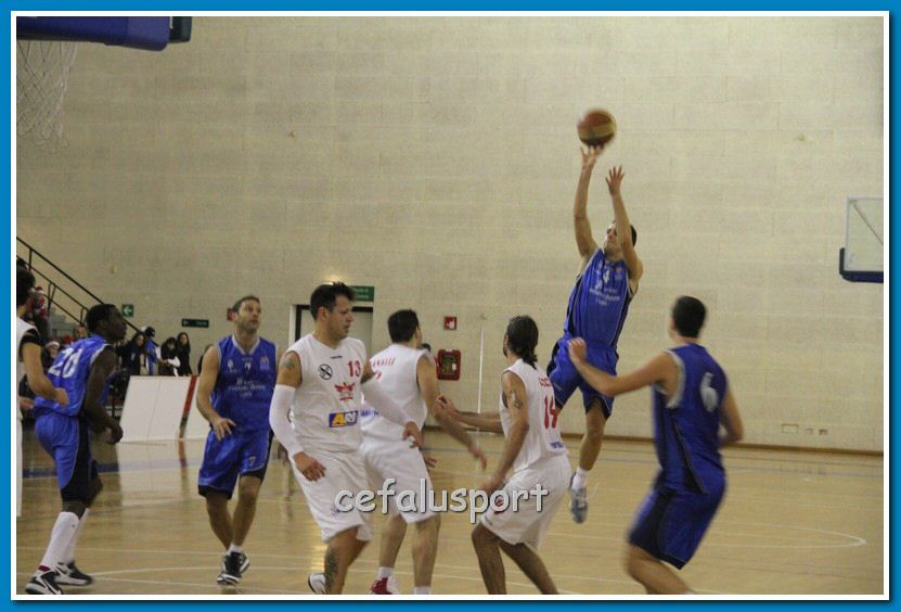 121223 Aquila 205_tn.jpg